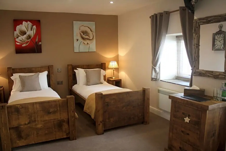 The Woodman Inn