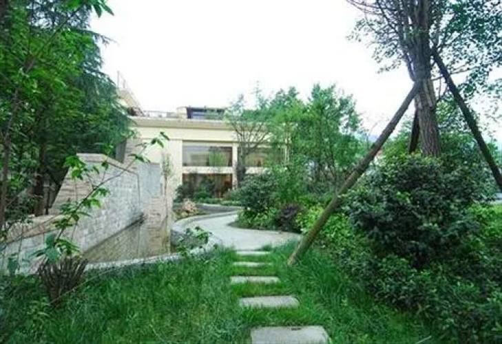 Anyee Guoyan Hotel