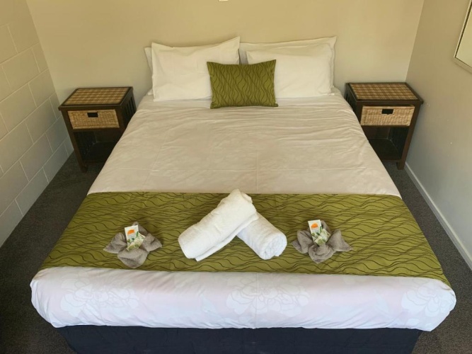 2 Bedrooms Apartment with balcony and with garden view