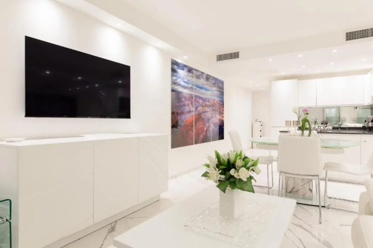 On la Croisette: New 2 Bedrooms with Sea View
