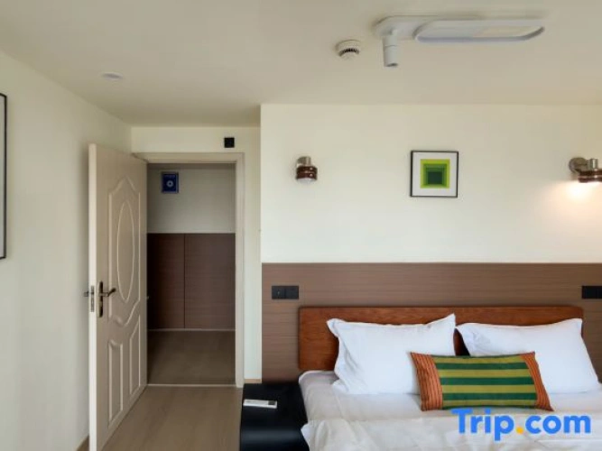 2 Bedrooms Suite with city view