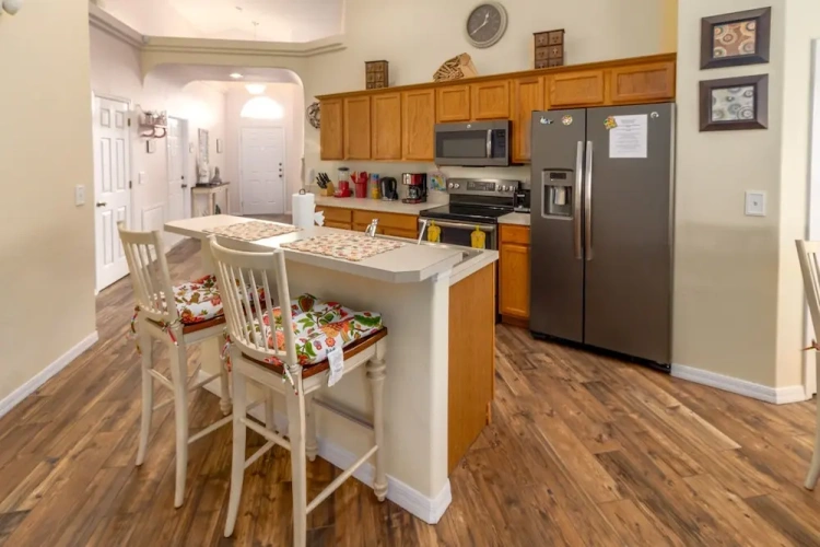 4 Bedrooms Cottage