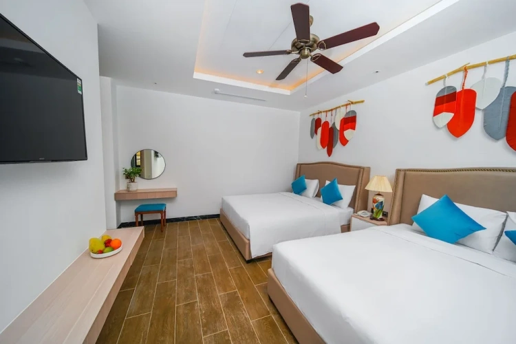 Renata Twin room with city view