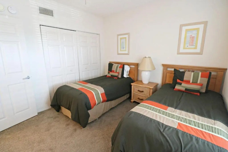 Ocean Village Club L33
