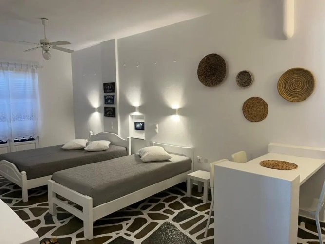 Standard Triple room