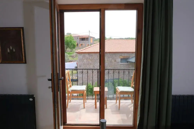 Assos Pırnal Köy Evi