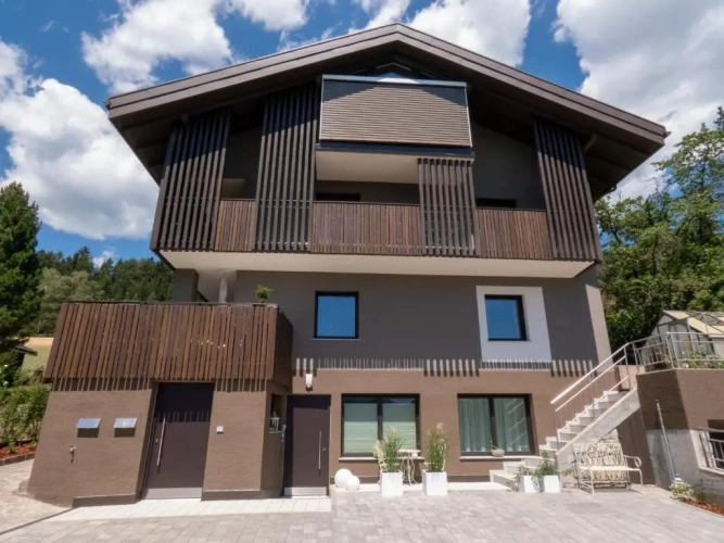 Apartment with mountain view