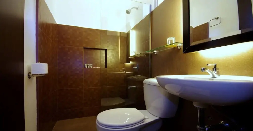 Yhotel