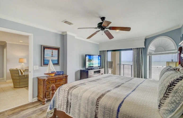 3 Bedrooms Apartment