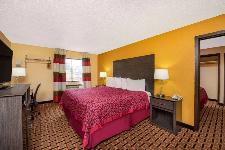 2 Bedrooms Sextuple Suite