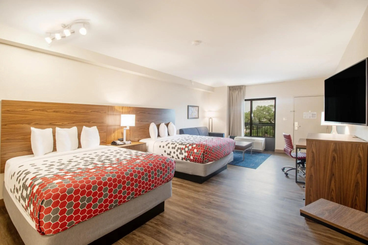 Econo Lodge Inn & Suites Foley - North Gulf Shores