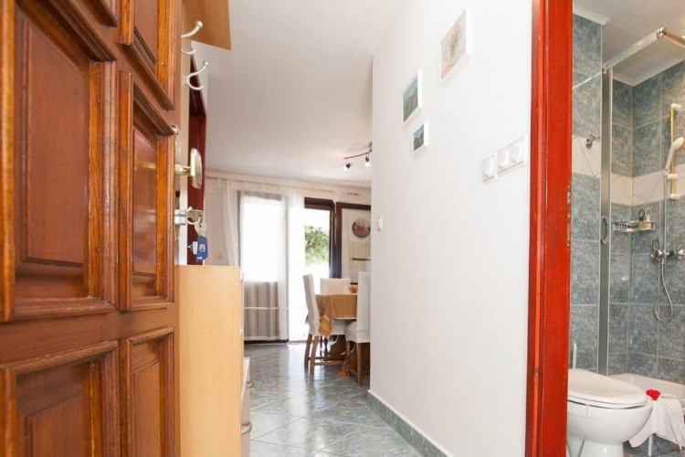 2 Bedrooms Apartment with sea view