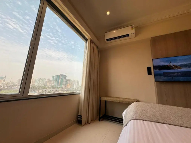 Hotel Mumbai House - Malad Valnai
