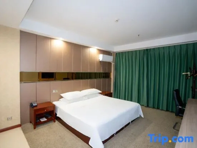 Business Triple Suite