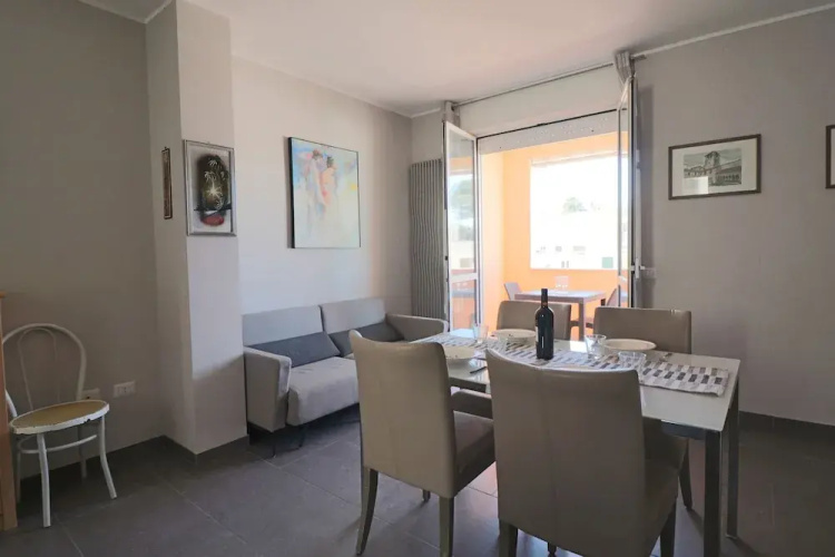 Modern Holiday Apartment With Wi-fi, Air Conditioning And Balcony; Pets Allowed