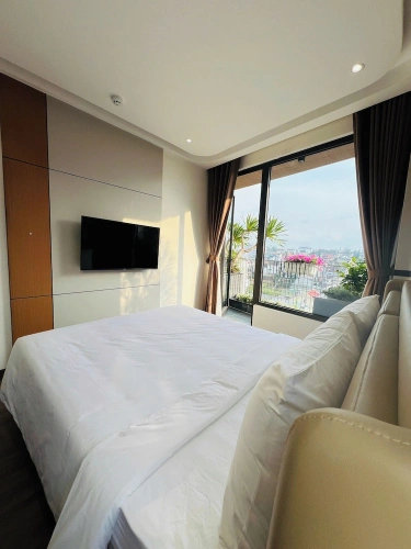 Deluxe Double room with balcony and with city view