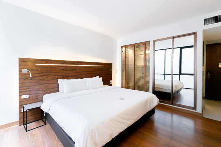 Sacha's Hotel Uno