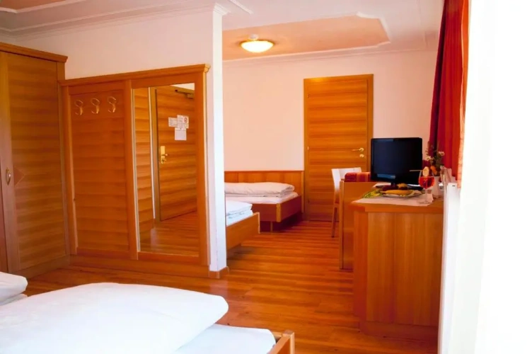 Standard Triple room with balcony