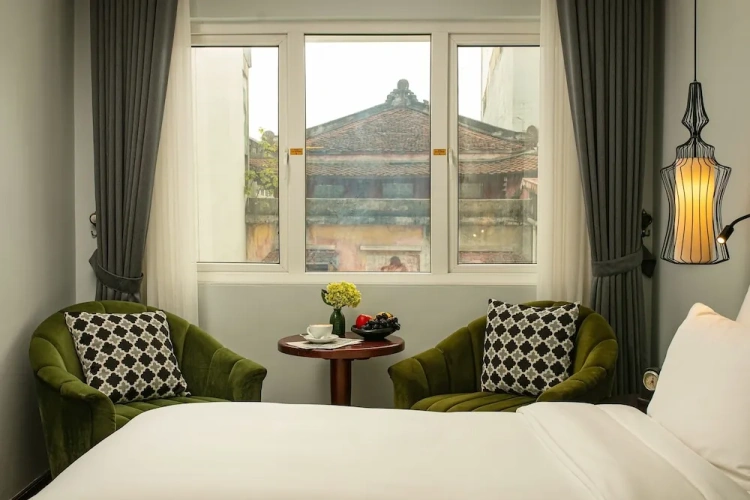Executive room with city view