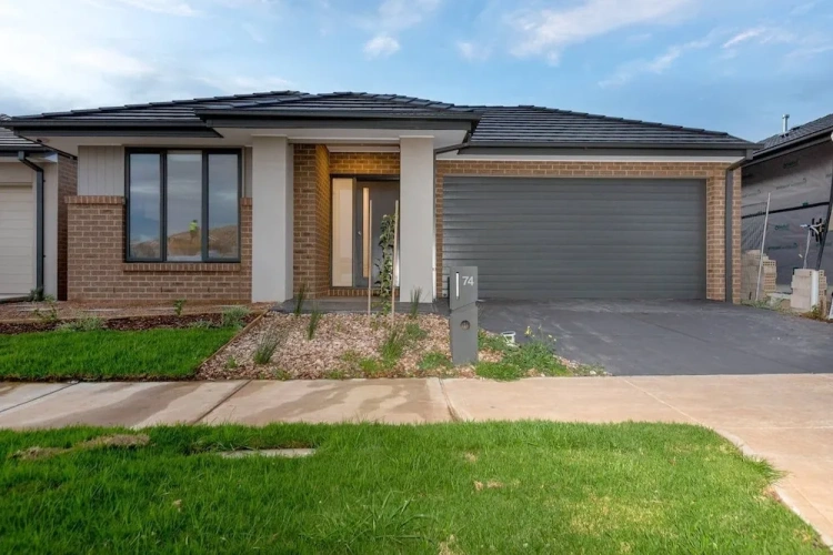 4 Bedrooms Cottage