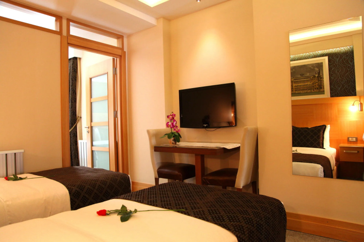 Emerald Hotel