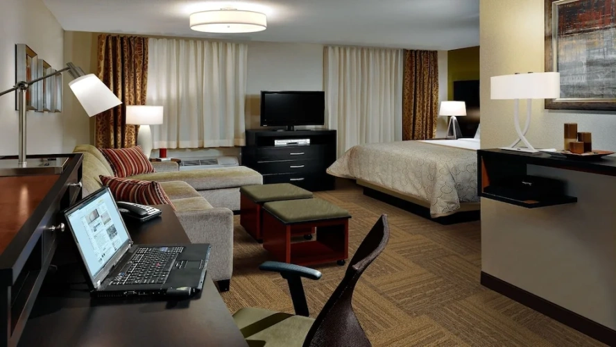 1 Bedroom Suite