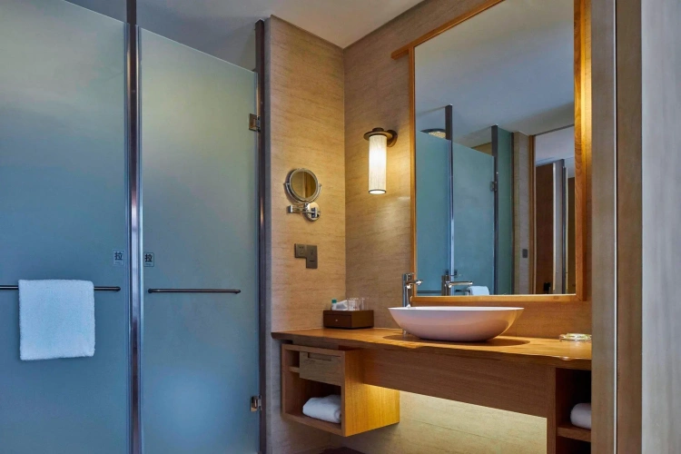 Standard Quadruple room with balcony and with mountain view