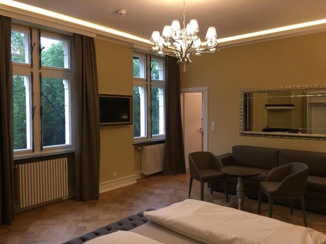 Superior Single Suite
