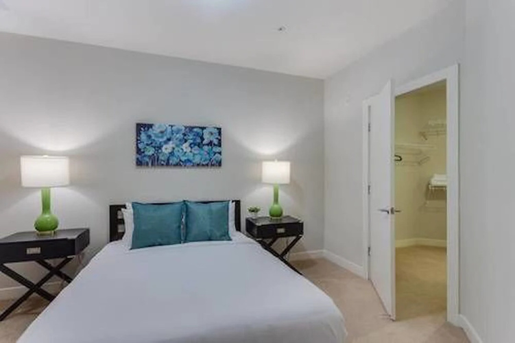 Two-Bedroom On H 77