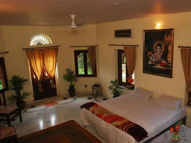 Aapno Heritage Hotel