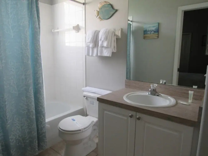 5 BED Pool Home ON Gated Community