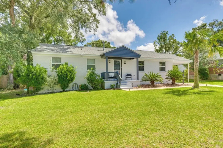 Pet-friendly Pensacola Home w/ Sunny Backyard!