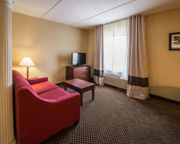 Business Quadruple Suite