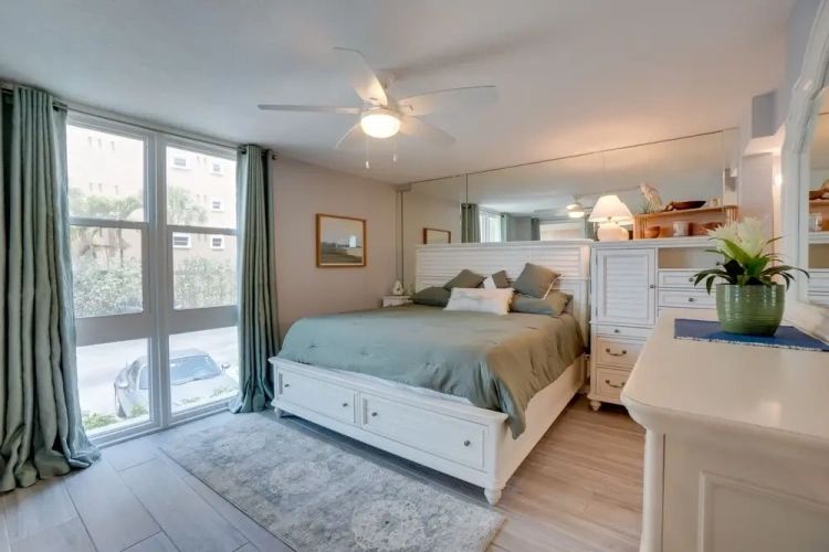 2 Bedrooms Apartment
