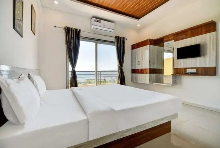 Aditya Hill View Inn
