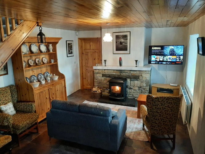 Traditional Cosy Cottage with beautiful views