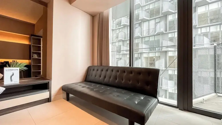 Comfy and Spacious Studio Apartment Carstensz Residence