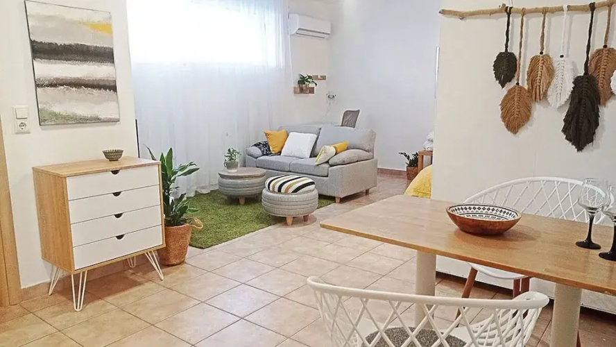 Relaxing Studio Apt 1 min to Highway Parking