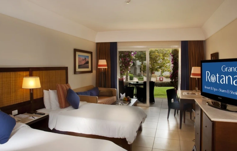 Twin room with garden view