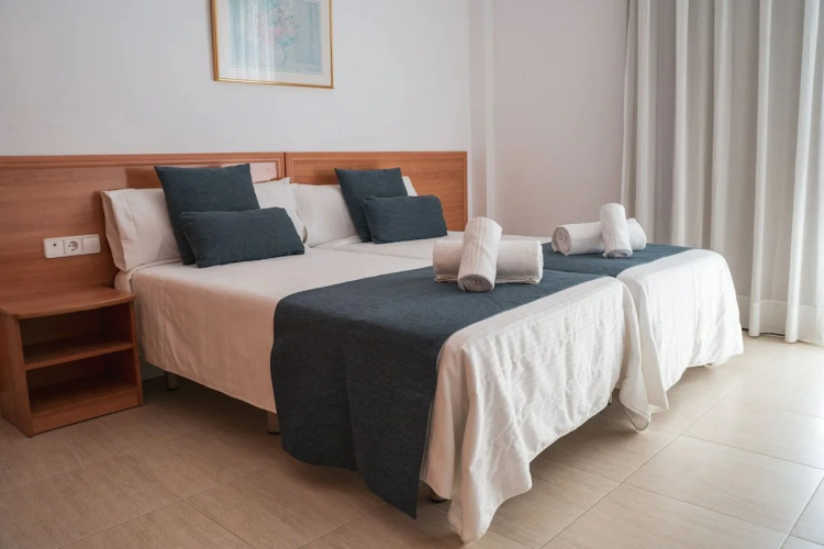 Beatrix 2000 - Caliu apartments