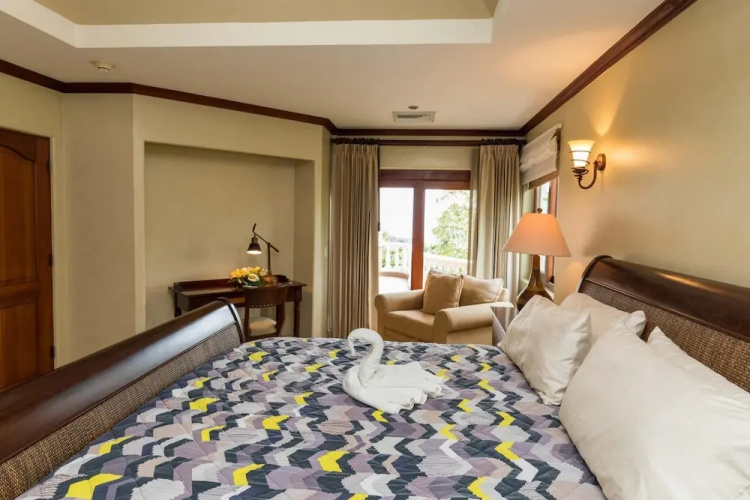 Luxury Ocean View Condo - Ultimate Convenience