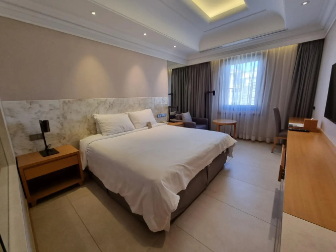Pine Grove Hotel