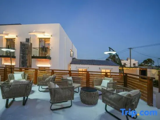 Phoenix · Xiugu Valley Pool Boutique Retreat