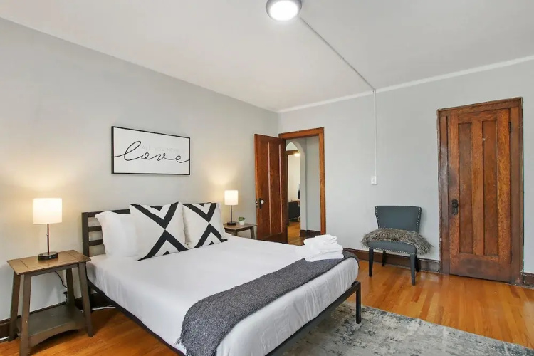 Inviting 2BR Apt - Fullerton 1B