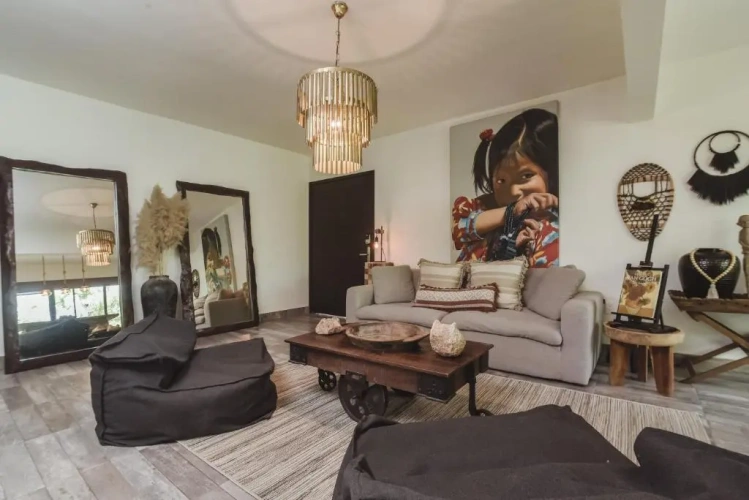 2 Bedrooms Apartment