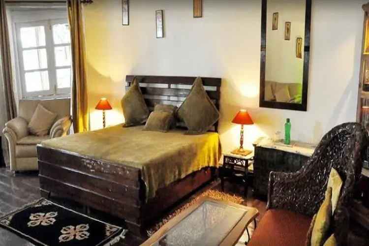 Hira Mount Retreat