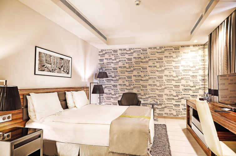 Warwick Stone 55 Hotel