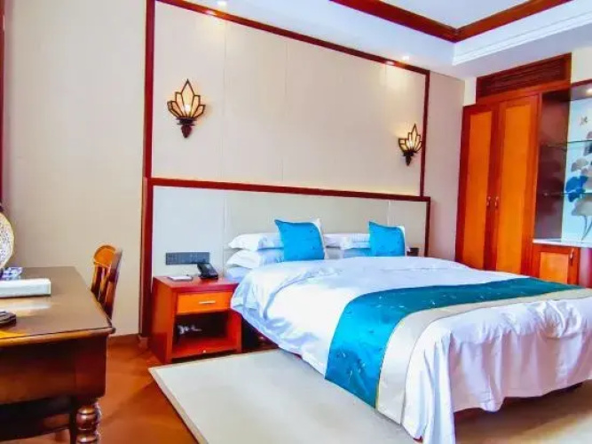 Menglian Ruyi Hotel