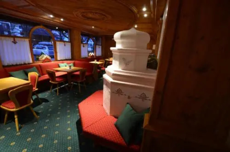 Hotel Rauzi