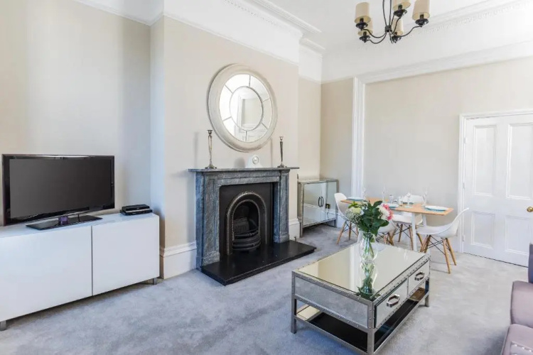 Luxury Apartment - 18 Lansdown Crescent